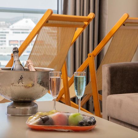 Efe Hotel คูซาดาซี ภายนอก รูปภาพ