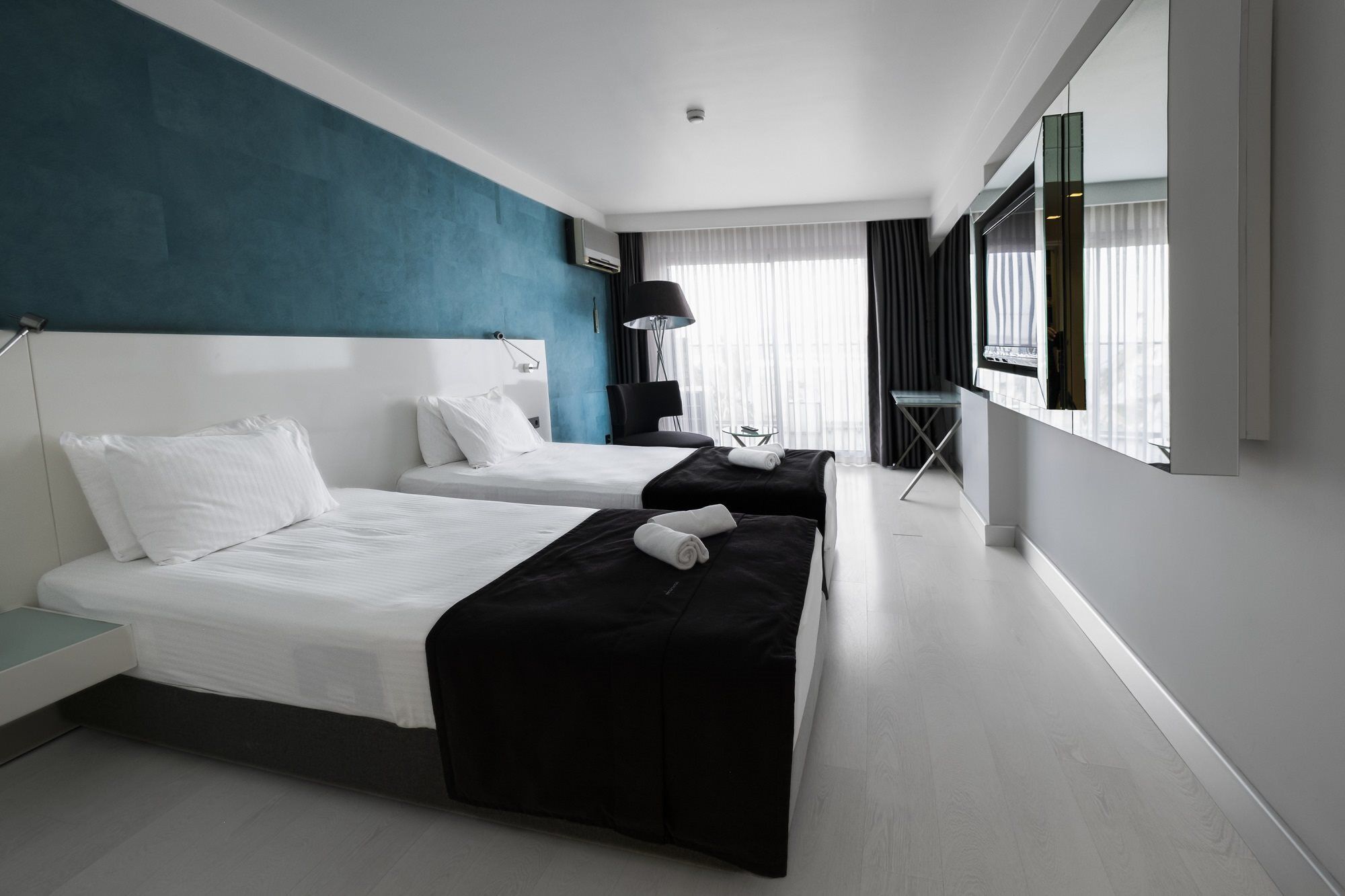 Efe Hotel คูซาดาซี ภายนอก รูปภาพ